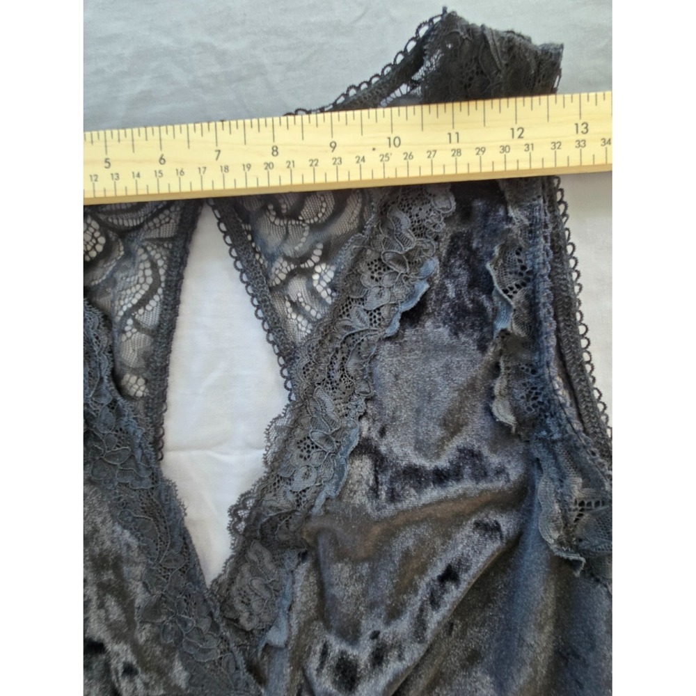 Tahari Black Lace Velour Sleepwear Top Sz L Overlay Sleeveless VNeck Mesh Whimsy - Picture 8 of 14